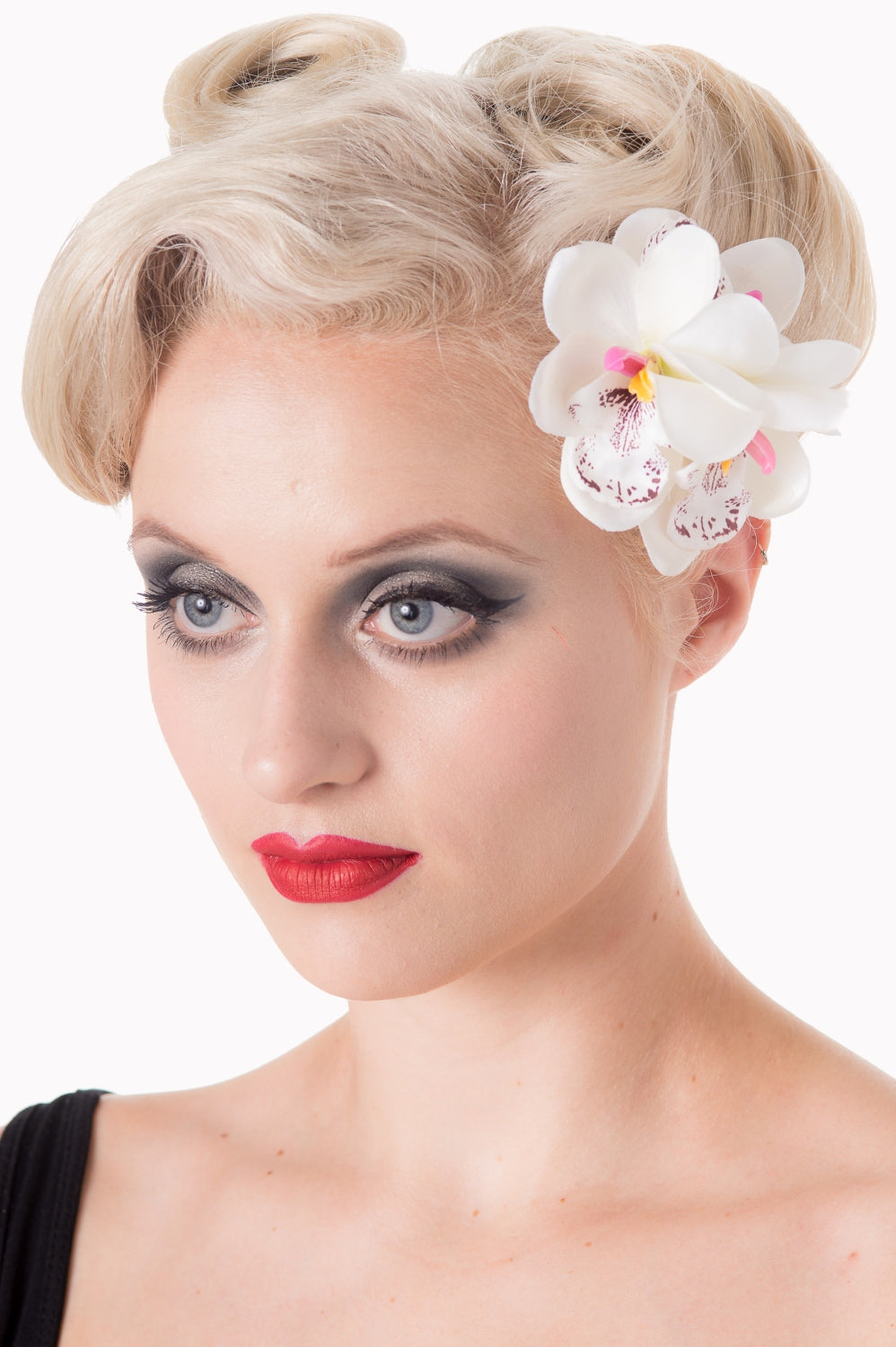 Banned Apparel Blossom Hairclip White